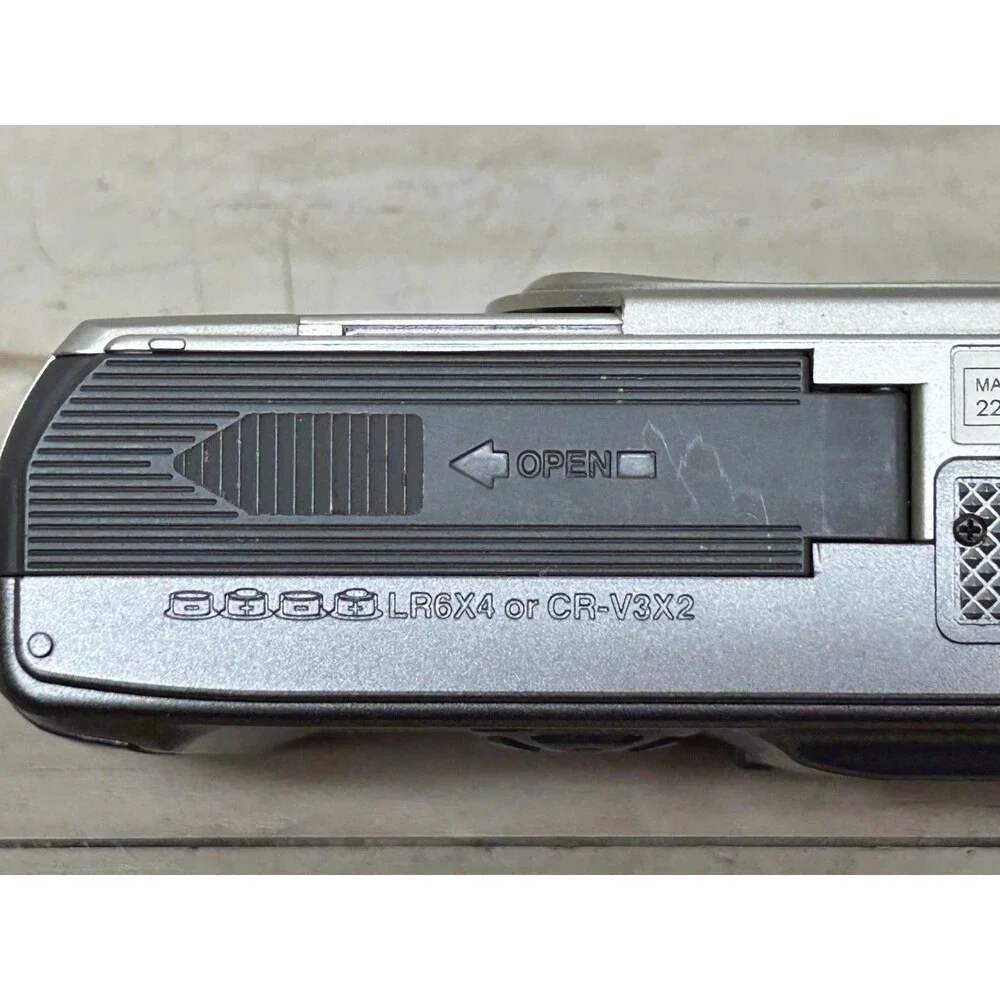 Olympus D-380 2002 Camedia Digital Camera 2.0 Megapixel